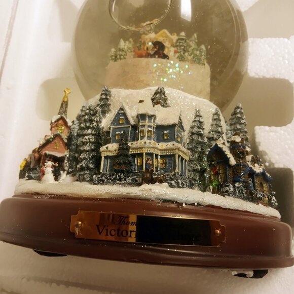 Thomas Kinkade Victorian Village Musical Snow Globe - Picture 5 of 8